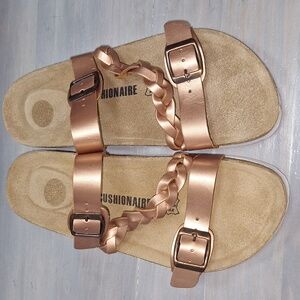 Cushionaire Sandals 8M New without tags!